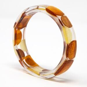 Translucent Resin Bangle with Embedded Gold & Amber Tones – Retro Aesthetic